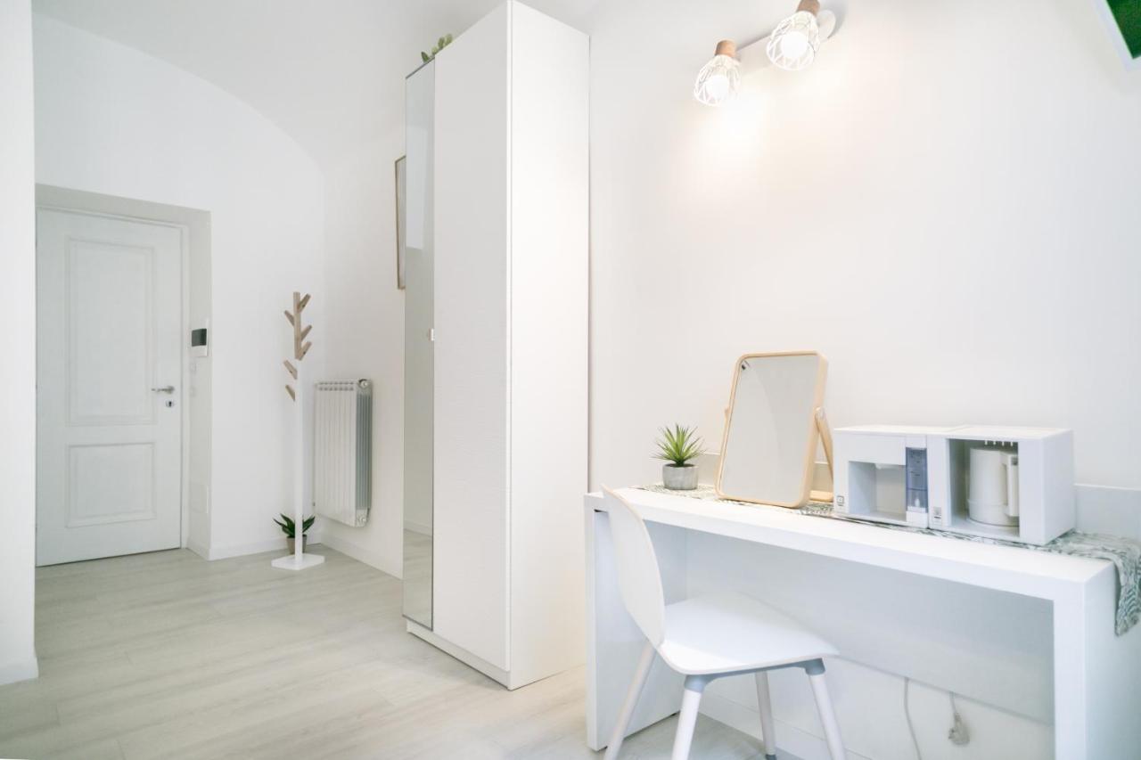 White Candia Guesthouse ローマ エクステリア 写真