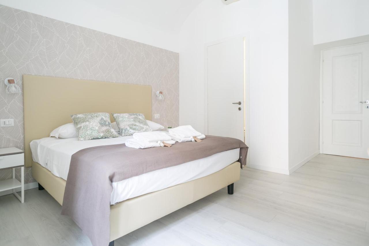White Candia Guesthouse ローマ エクステリア 写真