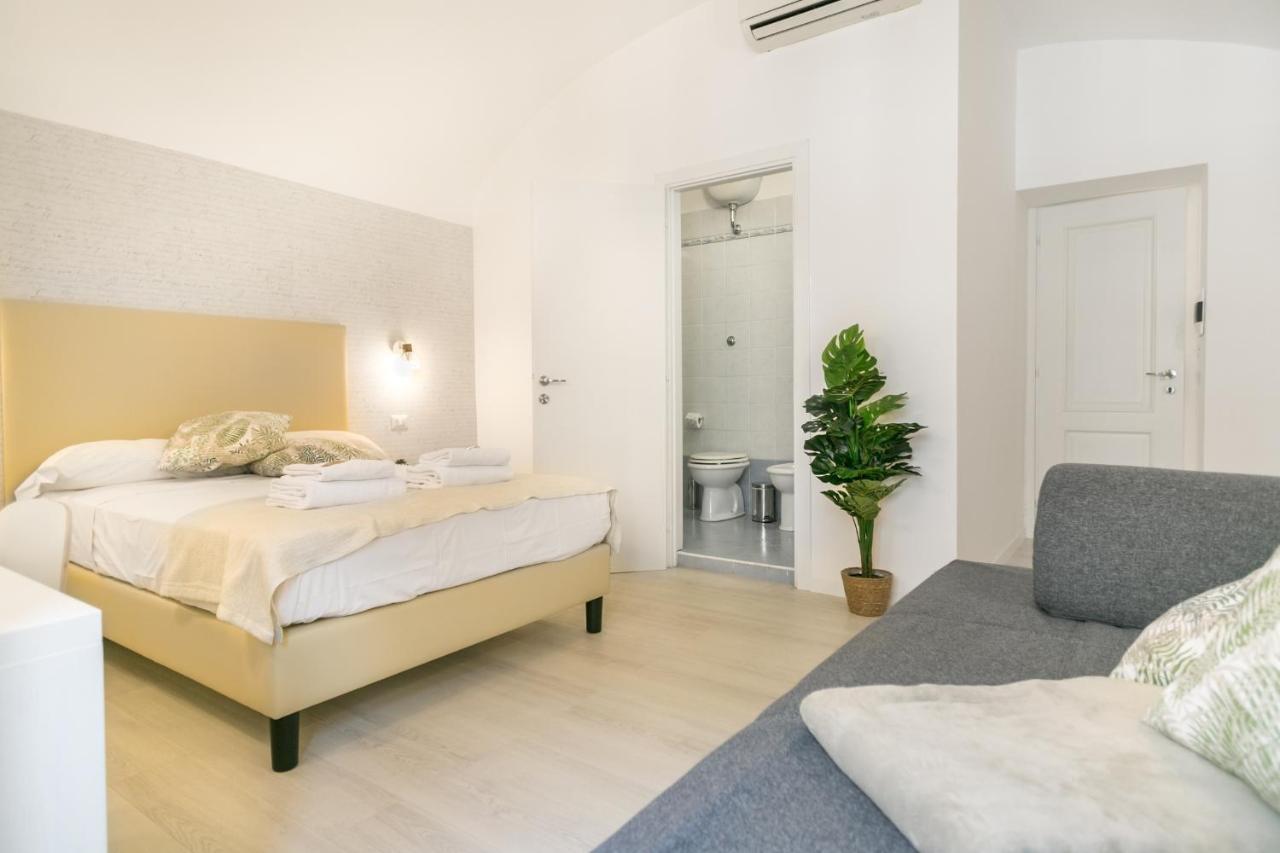 White Candia Guesthouse ローマ エクステリア 写真
