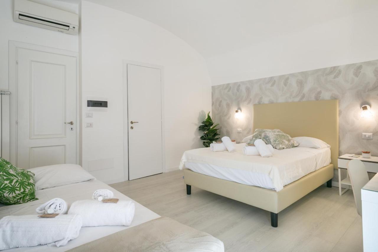 White Candia Guesthouse ローマ エクステリア 写真